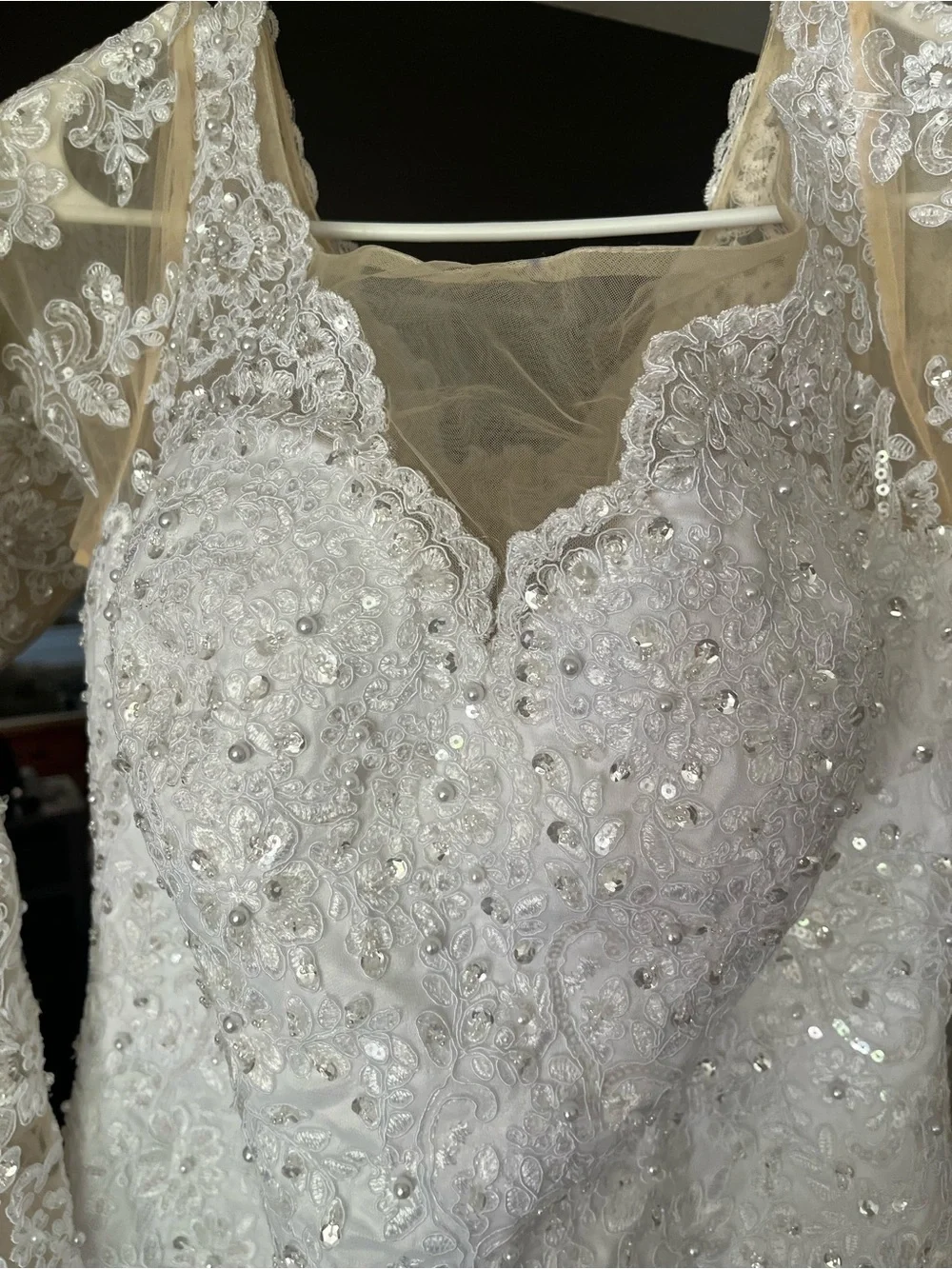 Breathtaking White Beaded Lace Wedding Dress - Beautiful - Picture 9 of 13